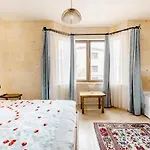 Castle Panorama House Hotel *