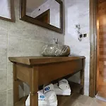 Castle Panorama House Hotel *