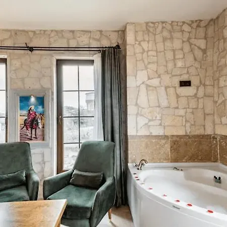 Castle Panorama House 호텔 네브셰히르