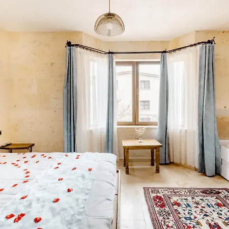 Castle Panorama House Hotel *